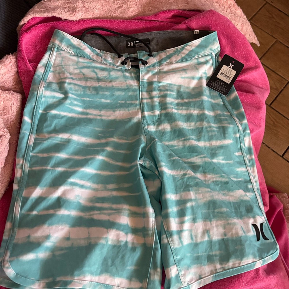 Hurley blue and white board shorts size 28 nwt